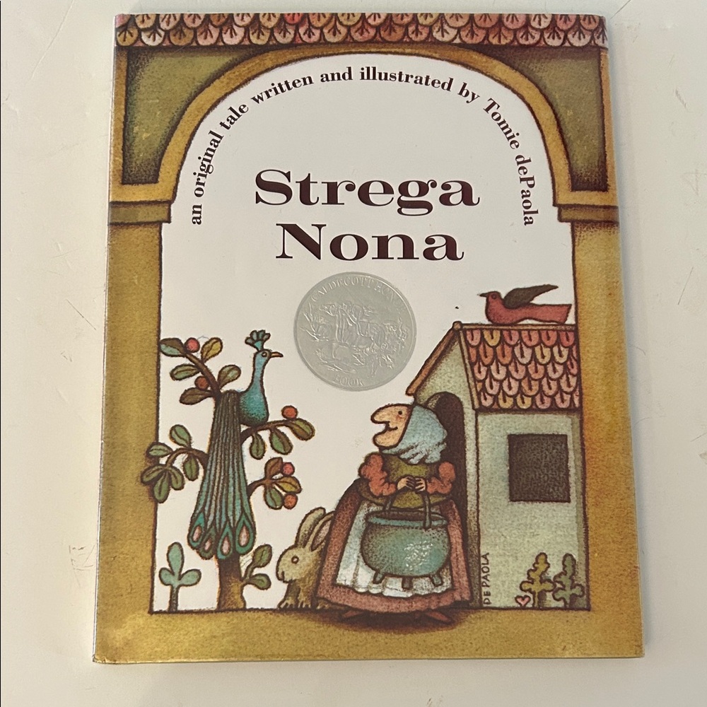 Strega Nona by Tomie dePaola hardcover book Caldecott honor book ‘75